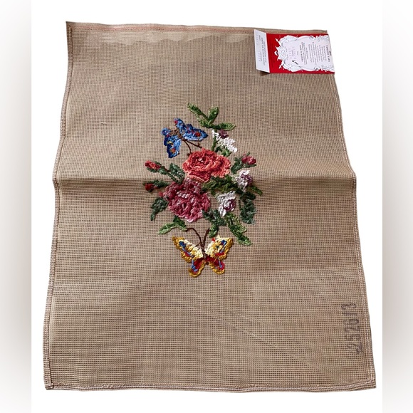 Butterflies And Roses PreWorked VTG NOS Dritz 2525/3 Needlepoint Madeira 18 X 24 - Picture 3 of 5